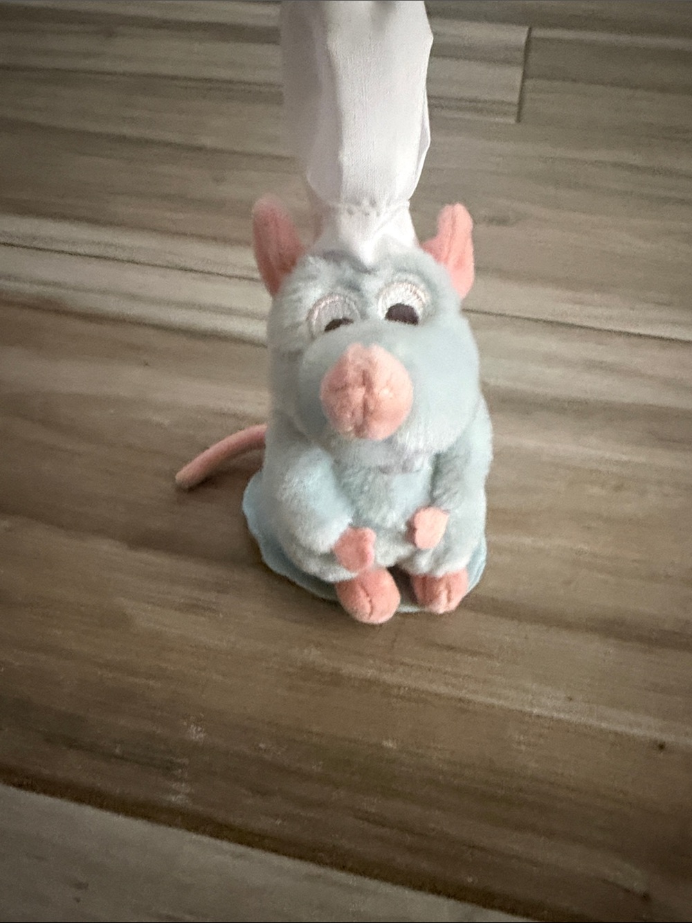 Disney Ratatouille Remy Chef magnetic shoulder pet nwot
